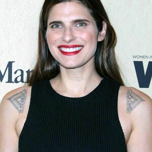 Naked Celebrity Lake Bell 091 pic
