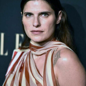 Naked Celebrity Lake Bell 097 pic