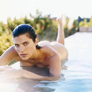 Celeb Nude Lake Bell 133 pic