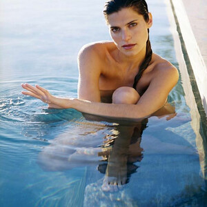 Celeb Nude Lake Bell 141 pic