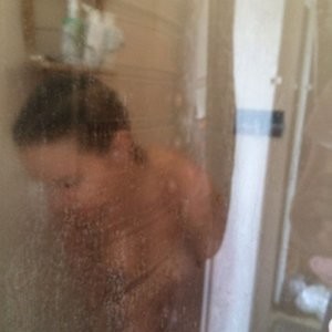 Newest Celebrity Nude Lara Bingle 135 pic