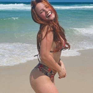 Larissa Manoela Displays Her Sexy Booty on the Beach (11 Photos) – Leaked Nudes