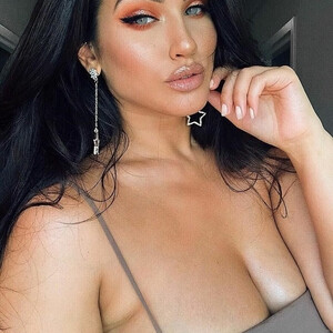 Hot Naked Celeb La'Tecia Thomas 061 pic