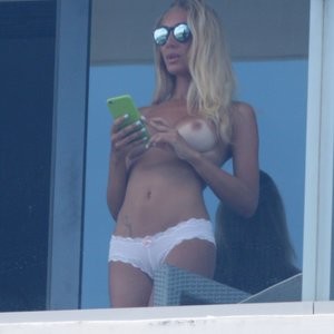 Nude Celebrity Picture Laura Cremaschi 008 pic