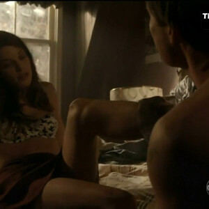 Naked Celebrity Pic Lauren German 011 pic