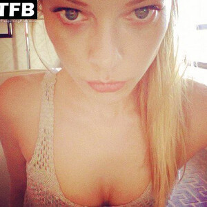 Newest Celebrity Nude Lauren German 035 pic