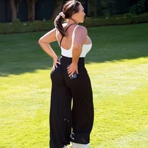 Lauren Goodger Shows Off Her Curves in a Park in Essex (8 Photos) - Leaked Nudes