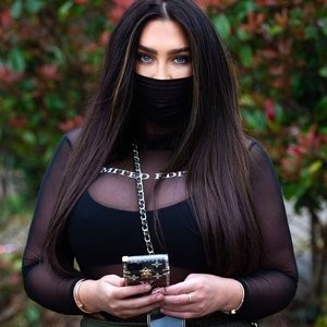 Lauren Goodger Wears a Facial Mask to Protect Against Coronavirus (15 Photos) – Leaked Nudes