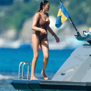 Lauren Silverman Enjoys Her Family Break in Barbados (22 Photos) - Leaked Nudes
