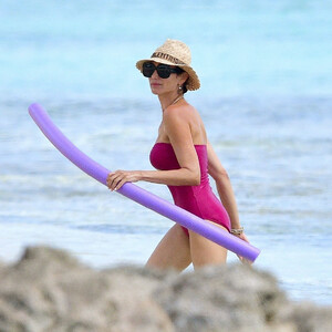 Nude Celeb Pic Lauren Silverman 014 pic