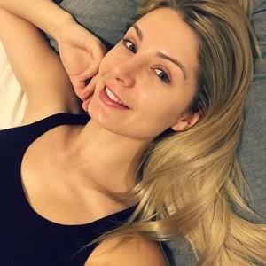 Famous Nude Lauren Southern 005 pic