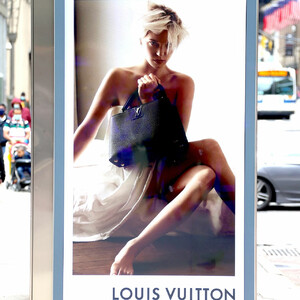 Lea Seydoux Is Pictured On Louis Vuitton Ad In NYC 4 Photos Leaked