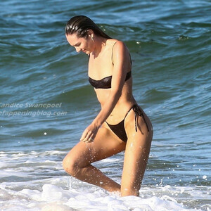 Naked Celebrity Candice Swanepoel 023 pic