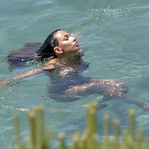 Naked celebrity picture Madalina Diana Ghenea 014 pic