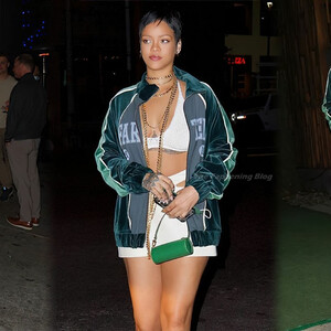 Leggy Rihanna Brings Her Nostalgic Style to Dinner as She Rocks a Bold Pixie Cut (30 Photos) - Leaked Nudes
