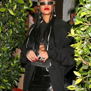 Celebrity Leaked Nude Photo Rihanna 006 pic