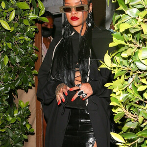 Celeb Nude Rihanna 008 pic