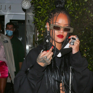Free nude Celebrity Rihanna 033 pic
