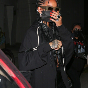 Real Celebrity Nude Rihanna 037 pic