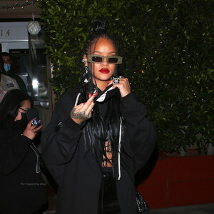 Nude Celeb Rihanna 055 pic