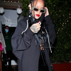Leaked Rihanna 062 pic