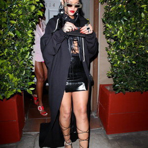Nude Celeb Rihanna 081 pic