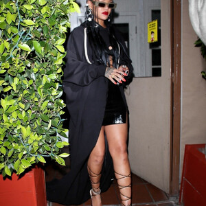 Celebrity Leaked Nude Photo Rihanna 082 pic