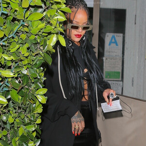 Naked celebrity picture Rihanna 096 pic
