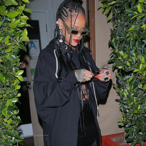 nude celebrities Rihanna 100 pic