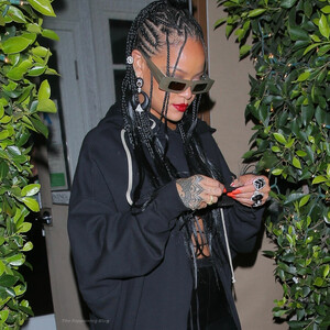 Naked Celebrity Rihanna 103 pic