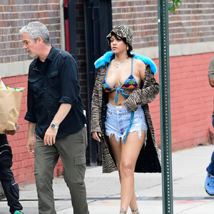 Naked celebrity picture Rihanna 003 pic