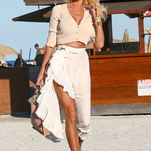 Leaked Victoria Silvstedt 007 pic