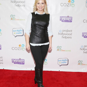 Celeb Naked Leigh-Allyn Baker 003 pic
