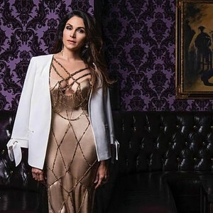 Celeb Naked Lela Loren 088 pic