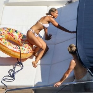Famous Nude Leona Lewis 018 pic