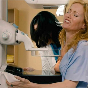 Naked Celebrity Pic Leslie Mann 005 pic