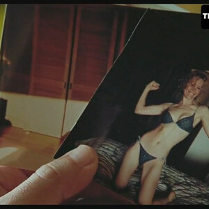 celeb nude Leslie Mann 015 pic