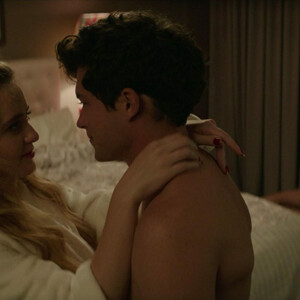 Famous Nude Leslie Mann 026 pic