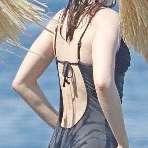 Naked Celebrity Lily Collins 029 pic