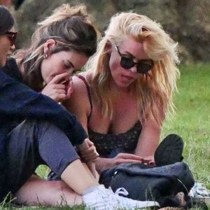 Lily James Is Pictured with Billie Piper & Gemma Chan in the Park in London (59 Photos) – Leaked Nudes