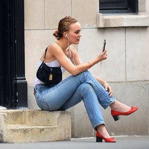 Hot Naked Celeb Lily-Rose Depp 006 pic