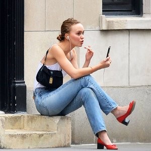 Celeb Nude Lily-Rose Depp 007 pic