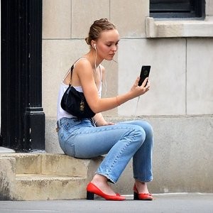 Lily-Rose Depp Braless (17 Photos) - Leaked Nudes