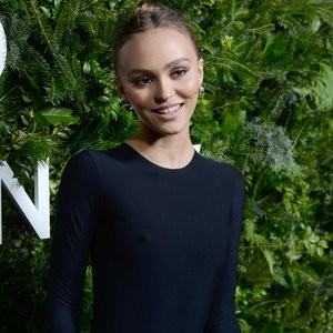 Real Celebrity Nude Lily-Rose Depp 001 pic
