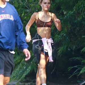 Real Celebrity Nude Lily-Rose Depp 004 pic