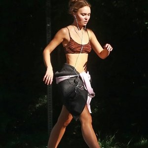 Celebrity Nude Pic Lily-Rose Depp 012 pic