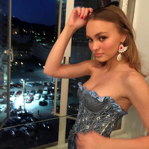 nude celebrities Lily-Rose Depp 008 pic
