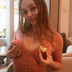 Leaked Celebrity Pic Lily-Rose Depp 071 pic