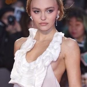 Celebrity Nude Pic Lily-Rose Depp 091 pic