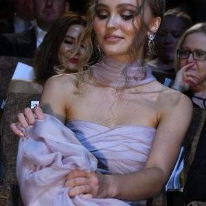 nude celebrities Lily-Rose Depp 053 pic